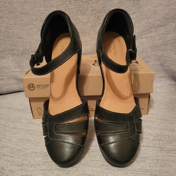 Clarks Shoes Clarks Emily Daisy Womens Black Pump Poshmark